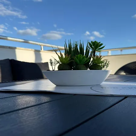 Ys Platinum Apartament *